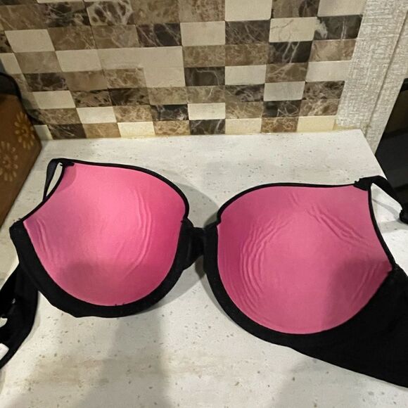 Victoria’s Secret Bra  - Picture 5 of 5